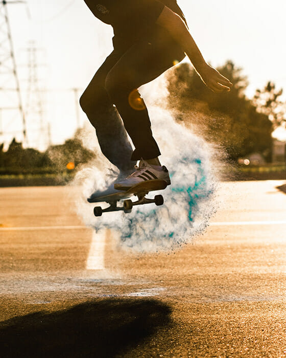 paint powder on a skateboard