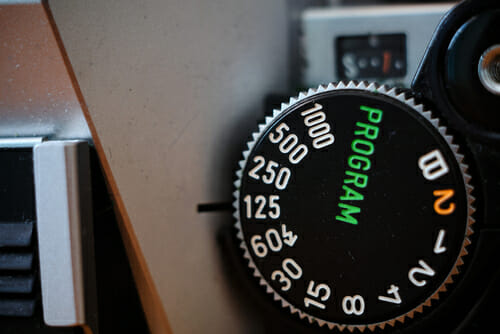 camera dial shutter speed program