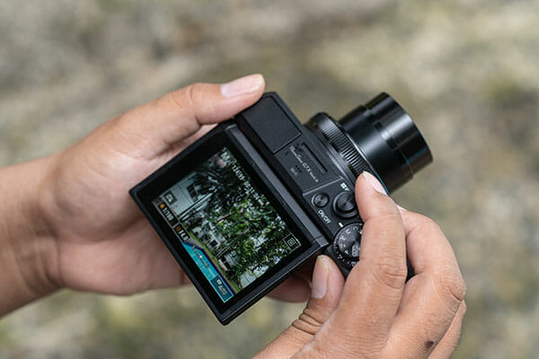 6. articulating screen what camera is best iphotography articulating swivel tilting camera screen