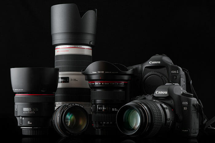 Nizhny,Novgorod,,Russia,-,August,20,2015,Photo,Of,Canon,Eos Canon camera and lenses on black background