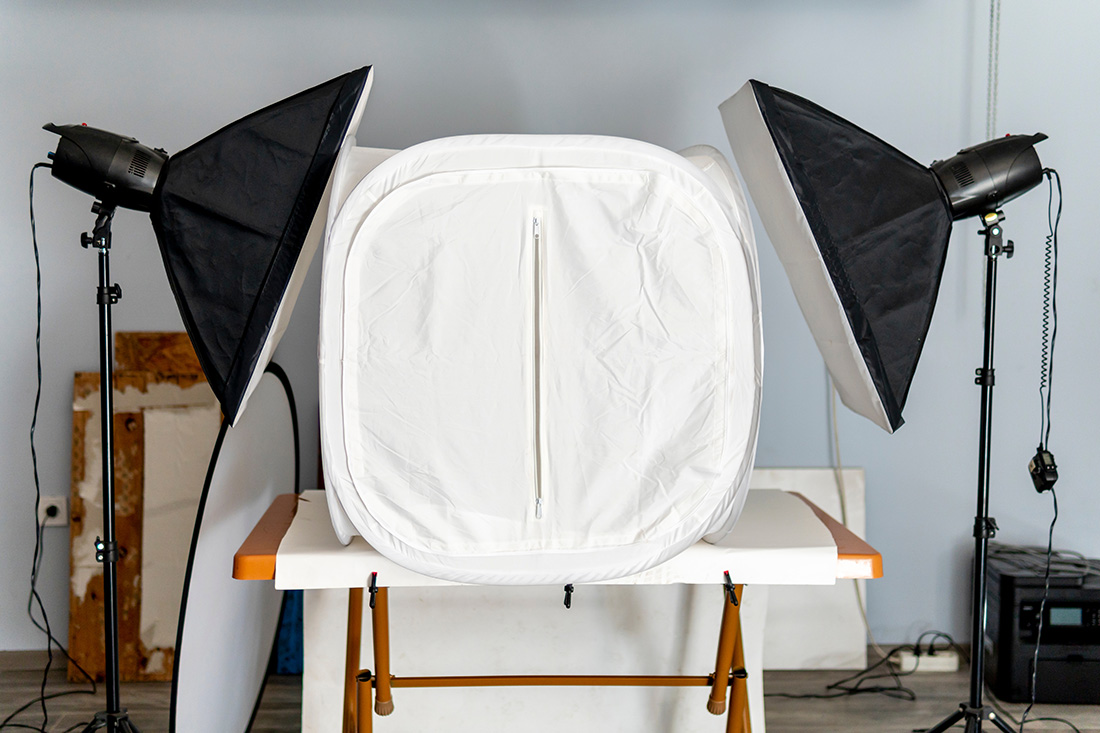 Product,Tent,And,Lights,Used,In,Studio,Environment Miniature Photography Tutorial
