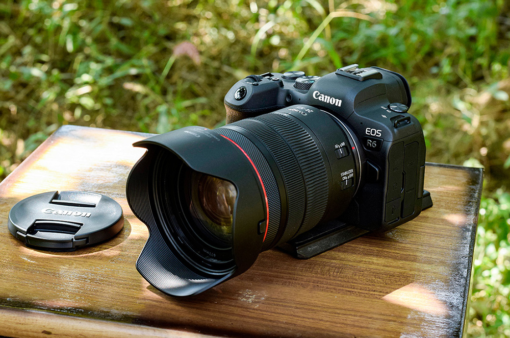 A,Canon,Eos,R6,Mirrorless,Camera,With,Rf,24-105,Kit Miniature Photography Tutorial